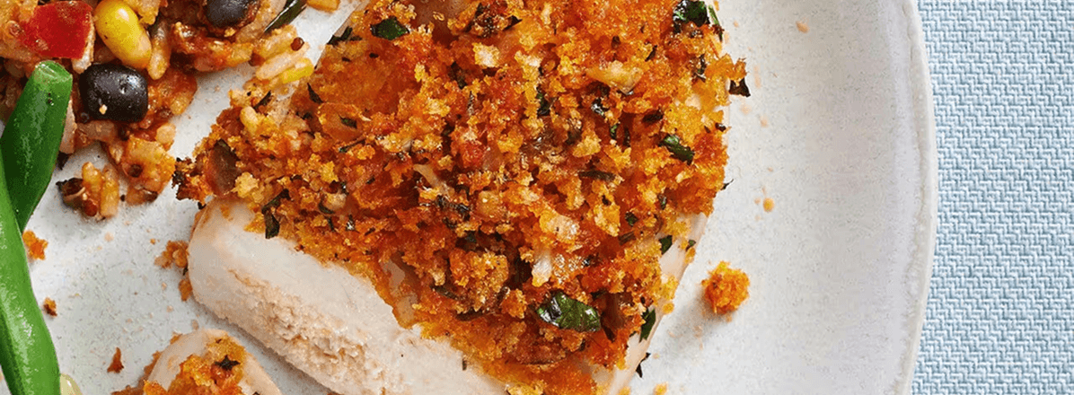 <p>dinner plate with Chicken with crunchy salsa topping and side vegetables</p>