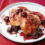 /content/dam/empire/sobeys/assets/articles/article-page/cherry-sauce-over-chicken.jpg