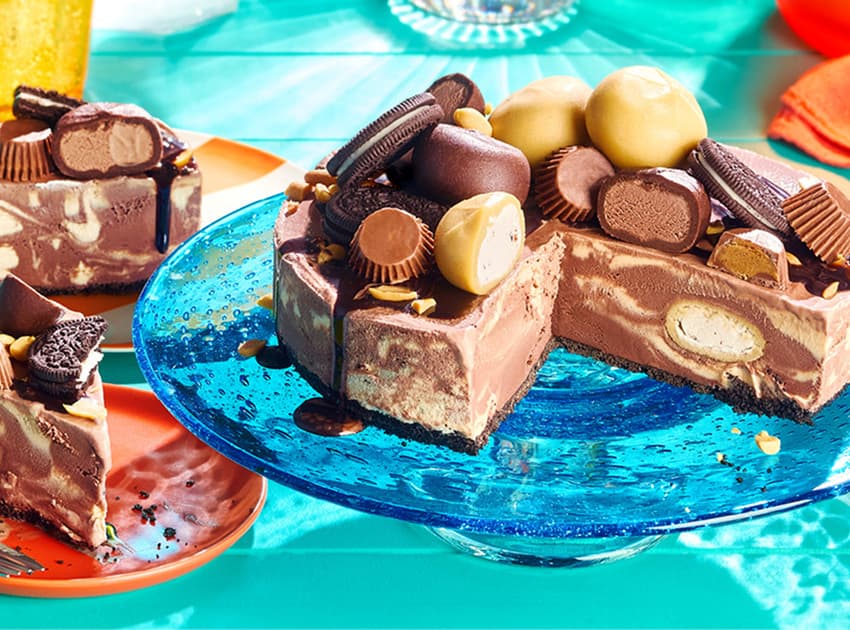 /content/dam/empire/sobeys/assets/articles/compliments/Peanut-Butter-Ice-Cream-Cake.jpg