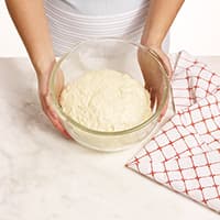 /content/dam/empire/sobeys/assets/articles/how-to/how-to-make-dough-step-1.jpg