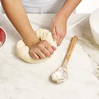 /content/dam/empire/sobeys/assets/articles/how-to/how-to-make-dough-step-3.jpg