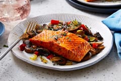 /content/dam/empire/sobeys/assets/images/uploads/2021/05/Honey-Garlic-Salmon.jpg