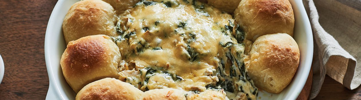 Baked Cheesy Spinach Dip with Pull-Apart Bread