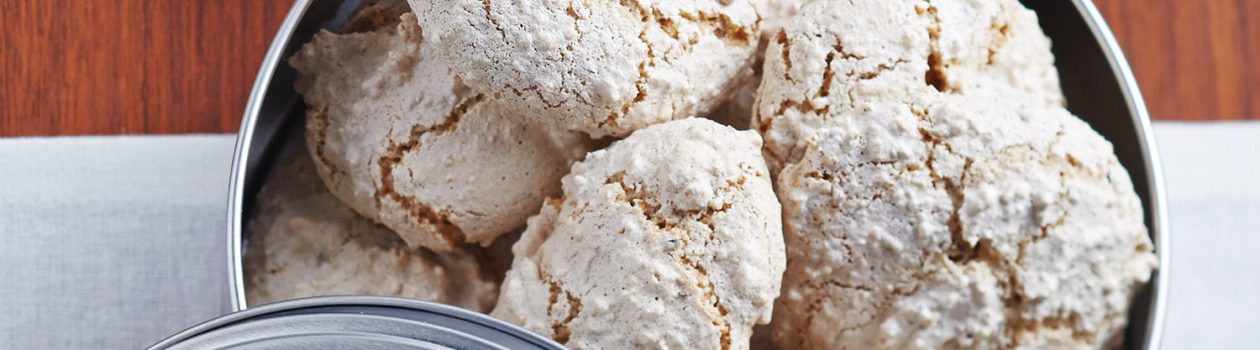 Hazelnut Meringue Cookies
