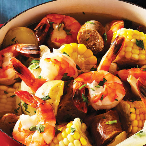 Shrimp Boil with Sausage, Potatoes & Corn