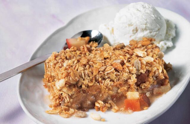 Pear crumble