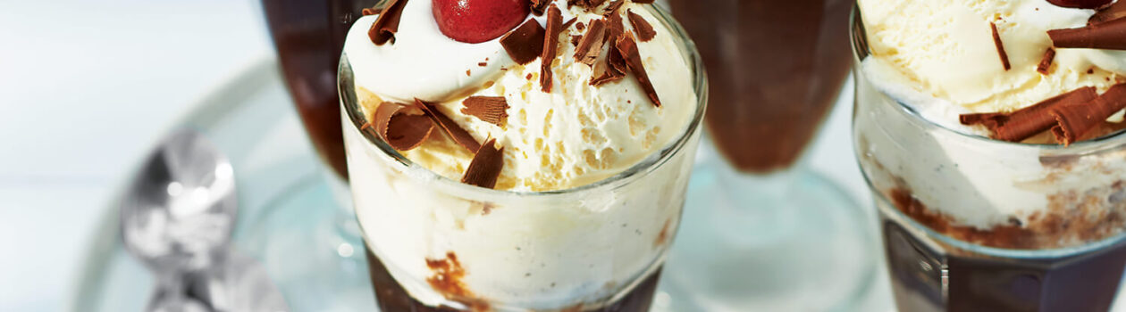 Cherry Root Beer Bourbon Floats 24900038