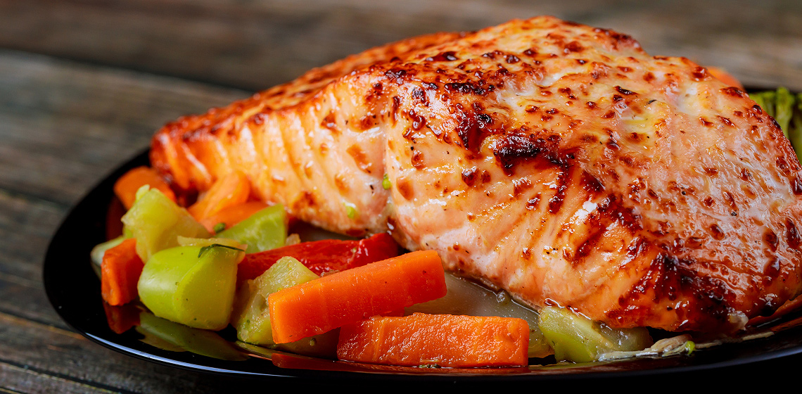 serve-with-sockeye-salmon Sockeye salmon filet on bed of vegetables